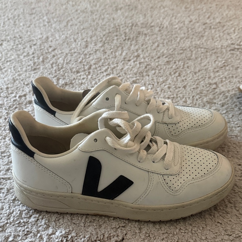 Veja Cream and Black Casual Sneakers
